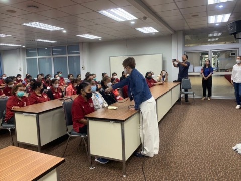 สถาบันฝึกอบรมแม่บ้าน วิชาชีพ